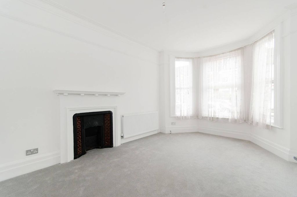 Property photo 2 of 9