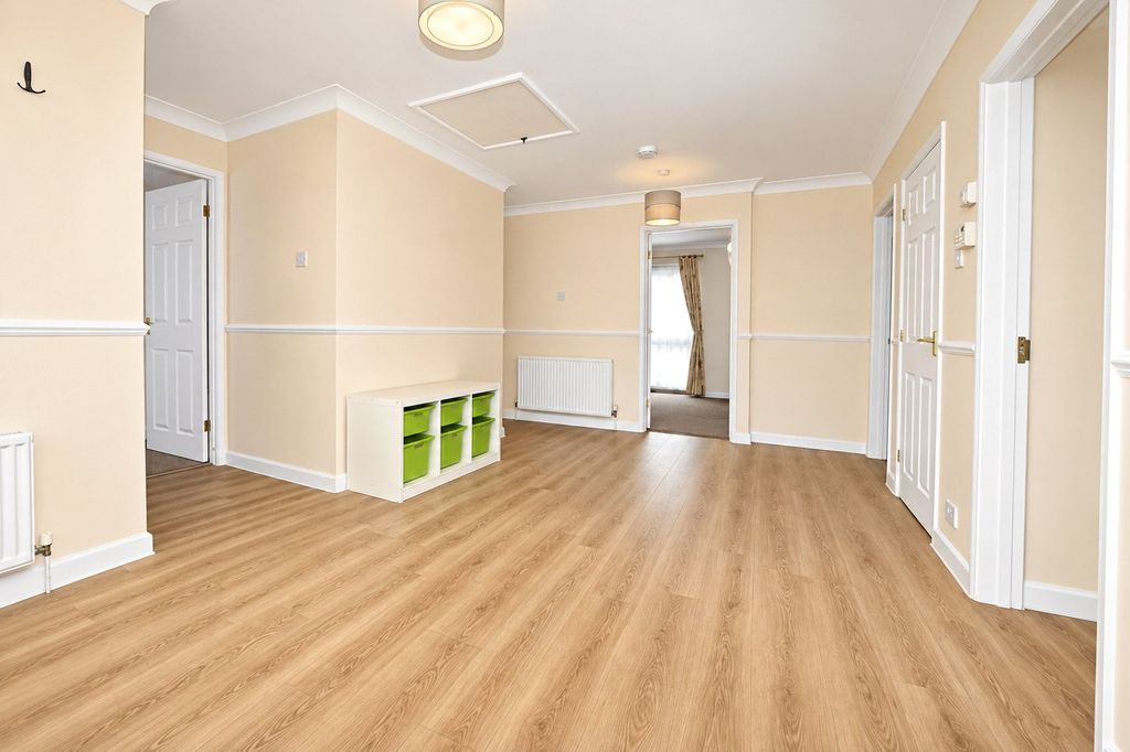 Property photo 2 of 21 Picture No. 24