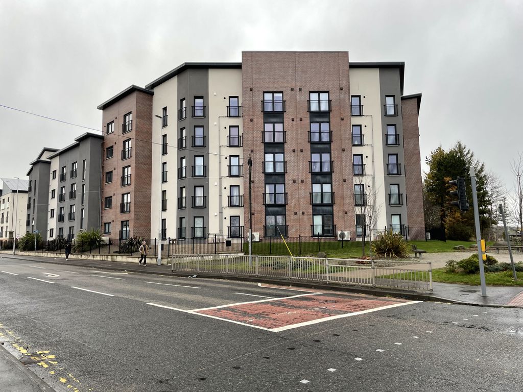 Property photo 1 of 11