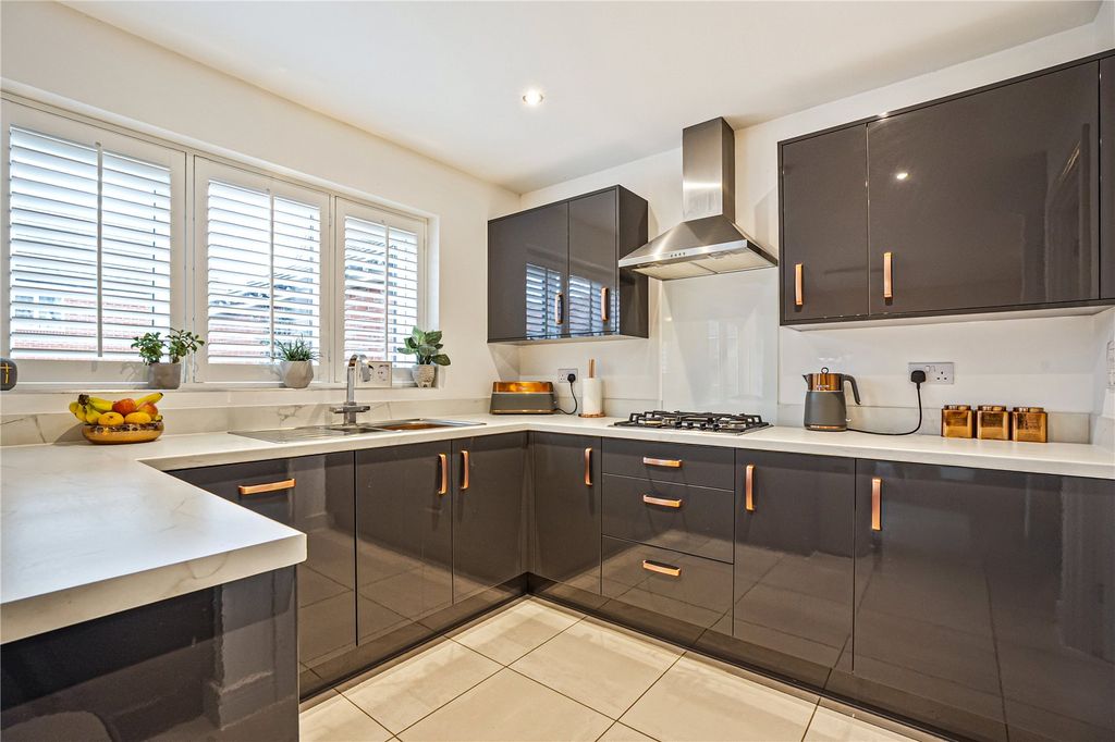 Property photo 3 of 27 Picture No. 01