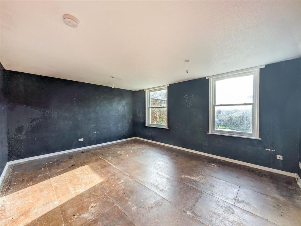 Property photo 2 of 14 40A Adelaide Street Stonehouse, Plymouth Pl1 3Jf |