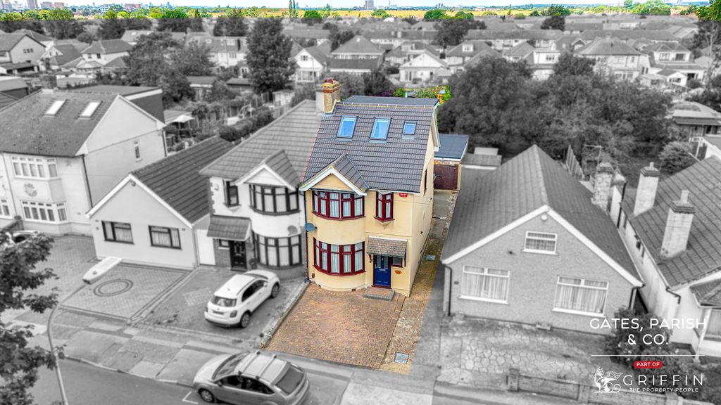 Property photo 1 of 33 1Dji202507281257520247d