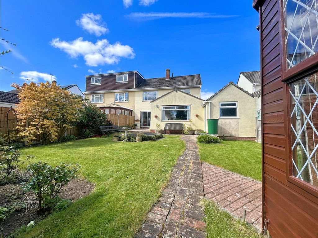 Property photo 2 of 20