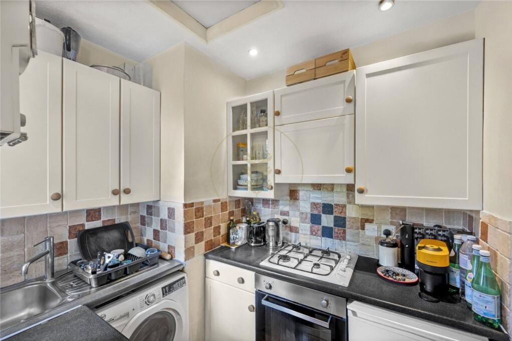 Property photo 3 of 6 Photo 5