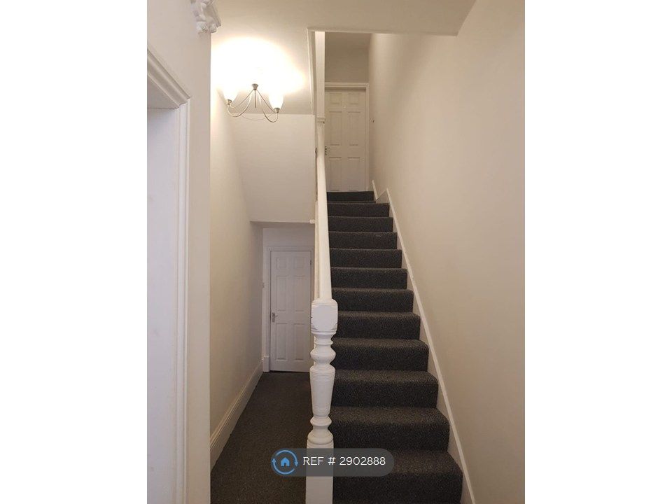 Property photo 3 of 5 Entrance