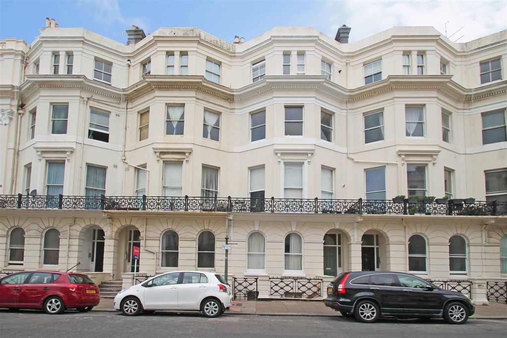 Property photo 1 of 15 St Aubyns