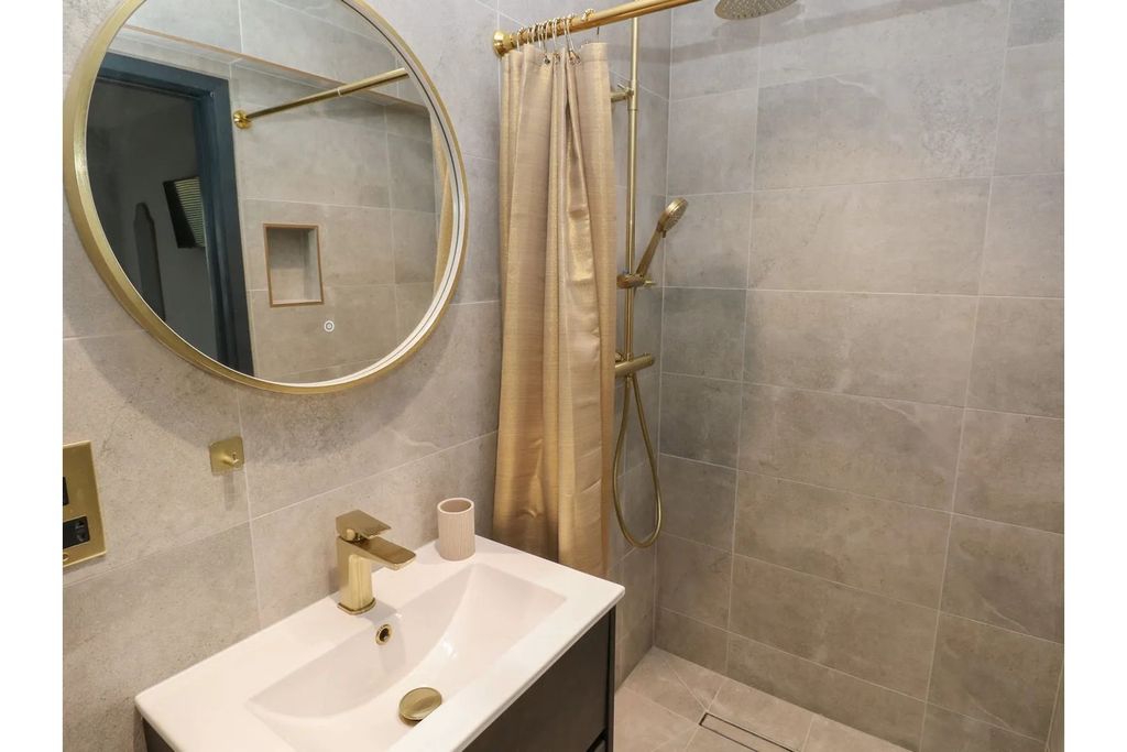 Additional image 35 of 3 bed flat for saleNarberth Road, Tenby SA70