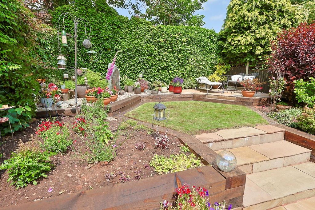 Property photo 3 of 24 Garden