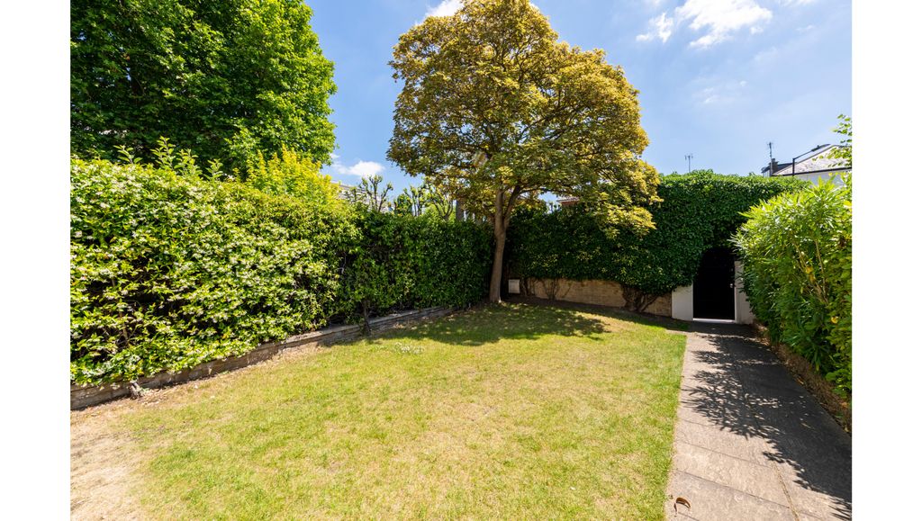 Property photo 3 of 12 42 Circus Road Hi-32.Jpg
