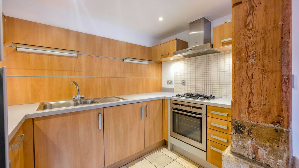 Property photo 3 of 33 20251022_152959 - Copy