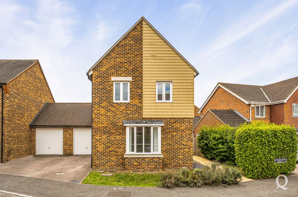 Property photo 1 of 24 3Fe1B9Ca-F282-4B8...