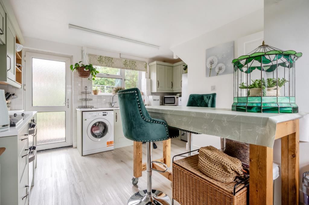 Property photo 3 of 20 Kitchen