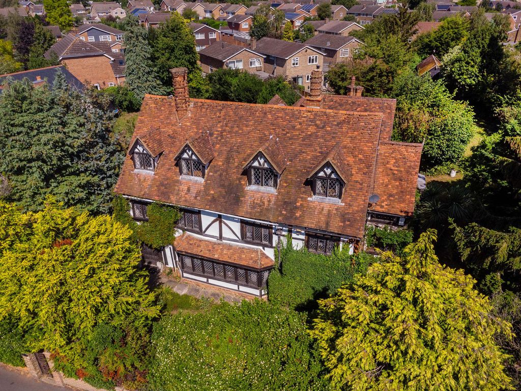 Property photo 1 of 36