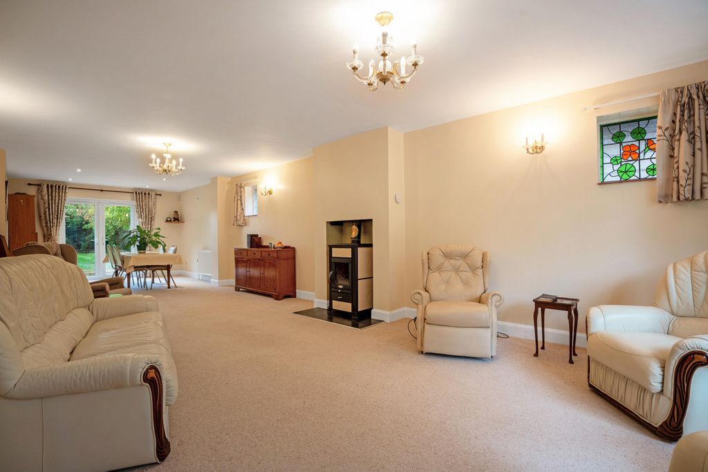 Property photo 3 of 35