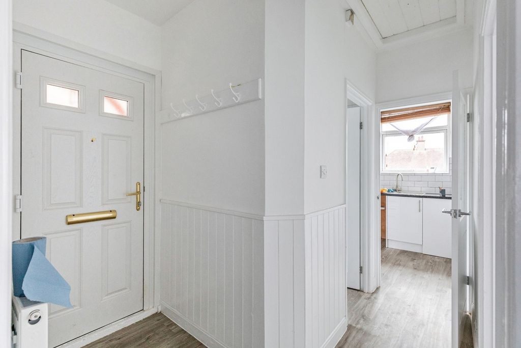 Property photo 2 of 13 Hall