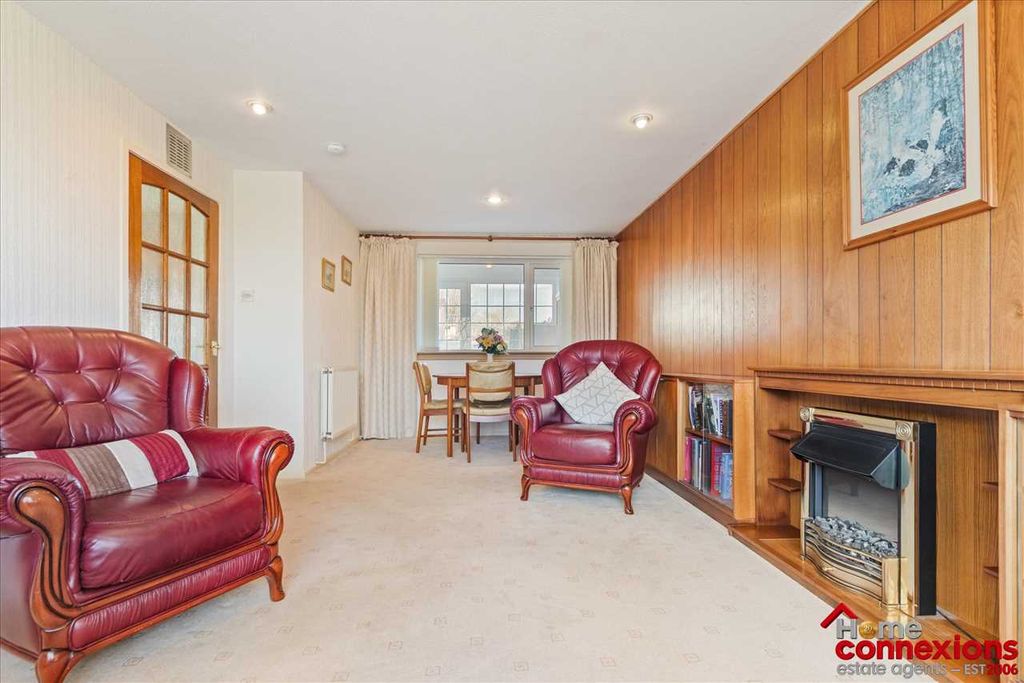 Property photo 3 of 29 Lounge Dining (2)