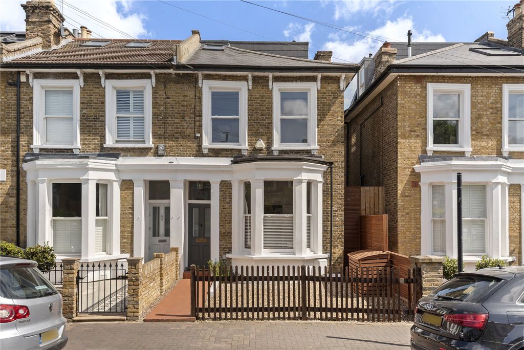 Property photo 1 of 12 Ramsden Road