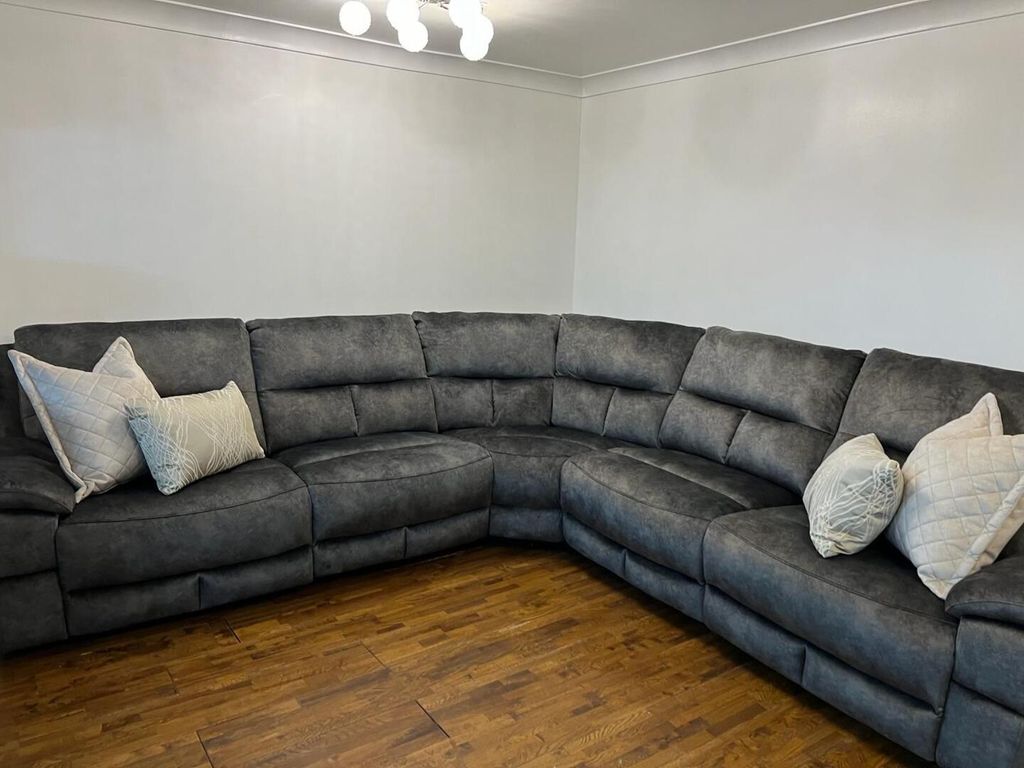 Property photo 3 of 19 Living Room