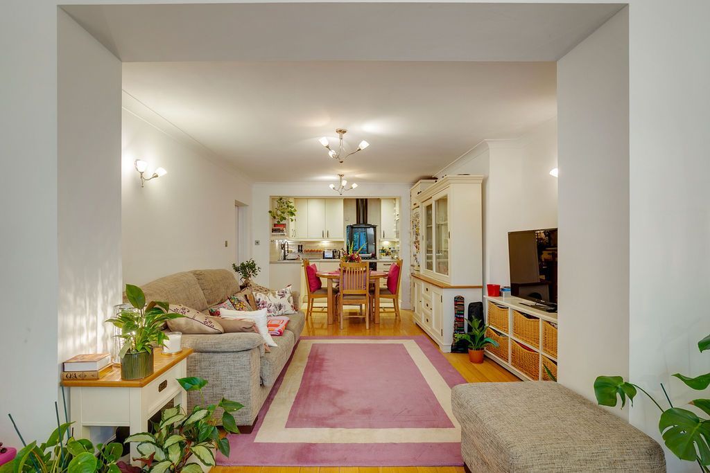 Property photo 3 of 19