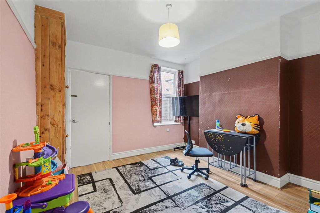 Property photo 3 of 13 Dining Room_1.Jpeg