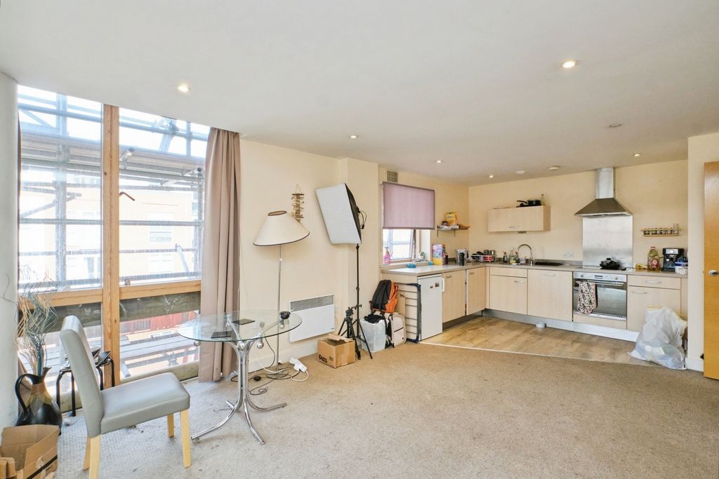 Property photo 2 of 22 Pbox-Img.Jpg
