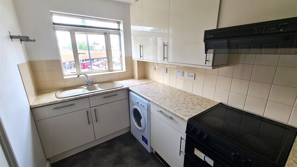 Property photo 3 of 14 Kitchen