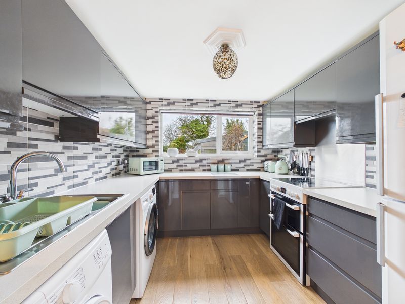 Property photo 2 of 12 Kitchen