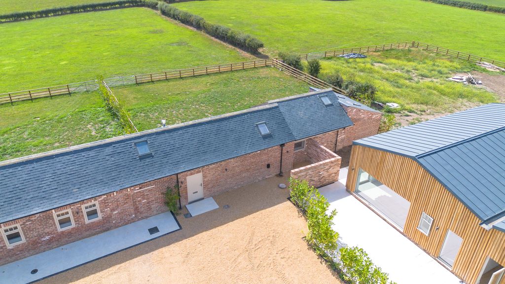 Property photo 1 of 15 Barn2