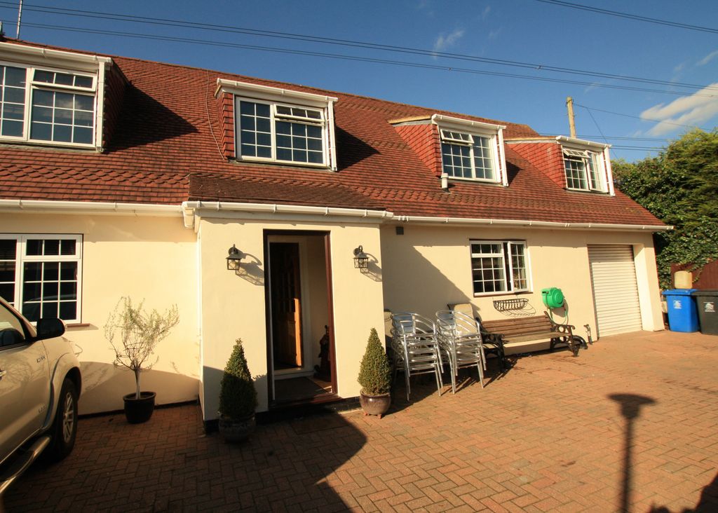 Property photo 1 of 2