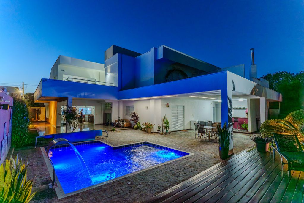 Property photo 1 of 70