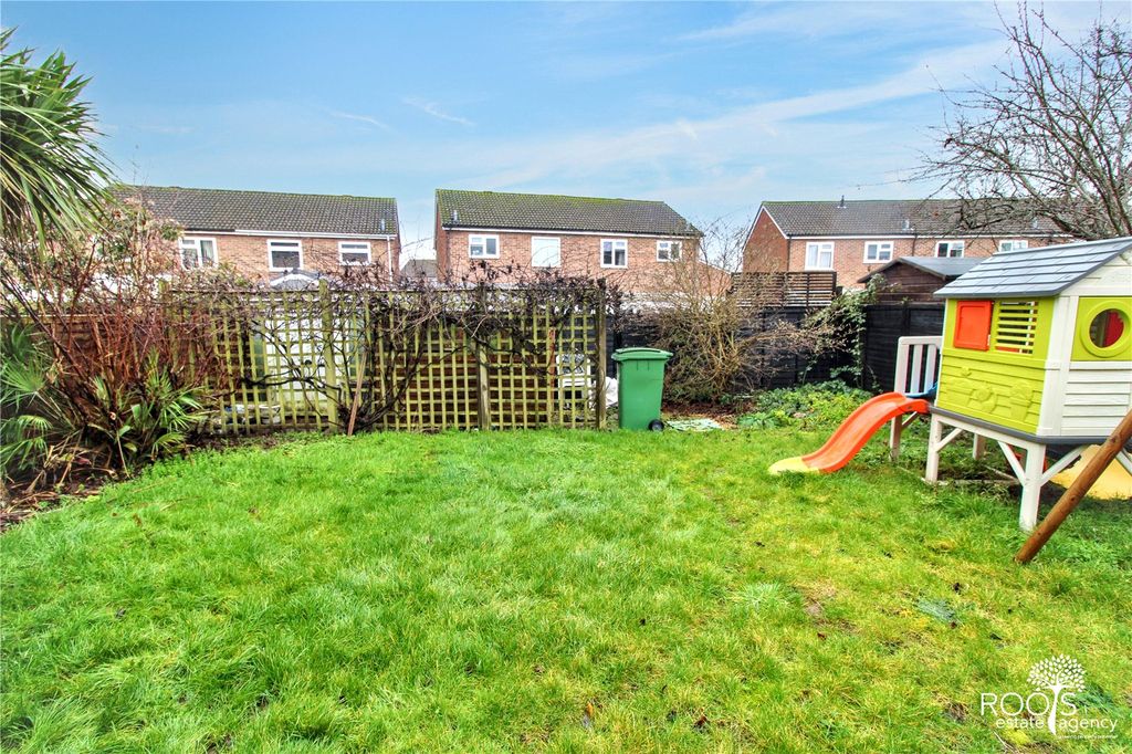 Property photo 2 of 16 Decent Garden Lawn