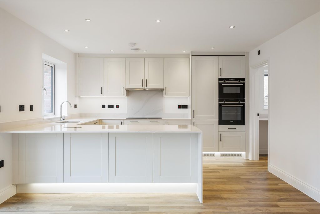 Property photo 3 of 22 Image