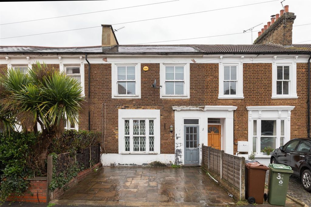 Property photo 1 of 12