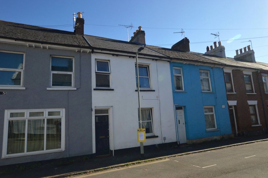 Property photo 1 of 11 Front