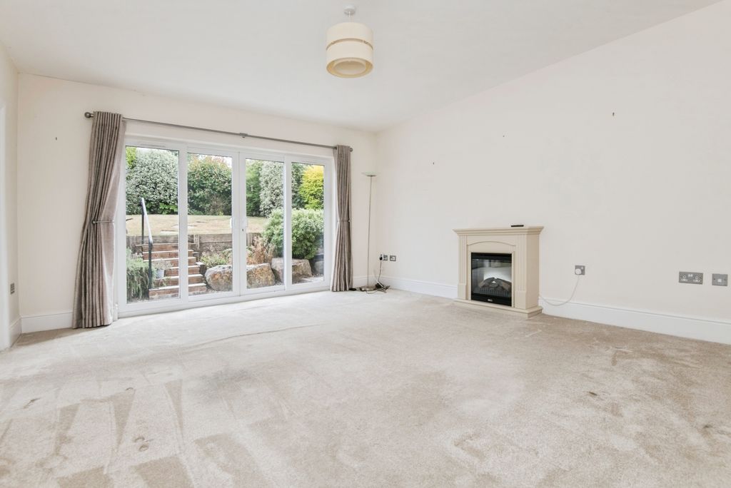 Property photo 3 of 18