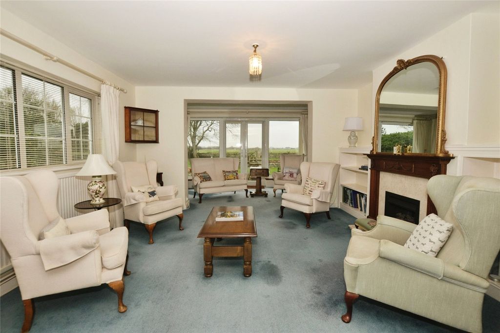 Property photo 2 of 18 Picture No. 13
