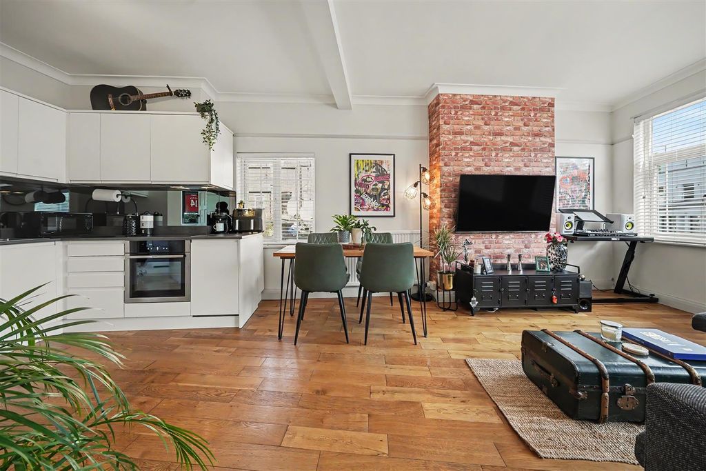 Property photo 3 of 11 3.Jpg