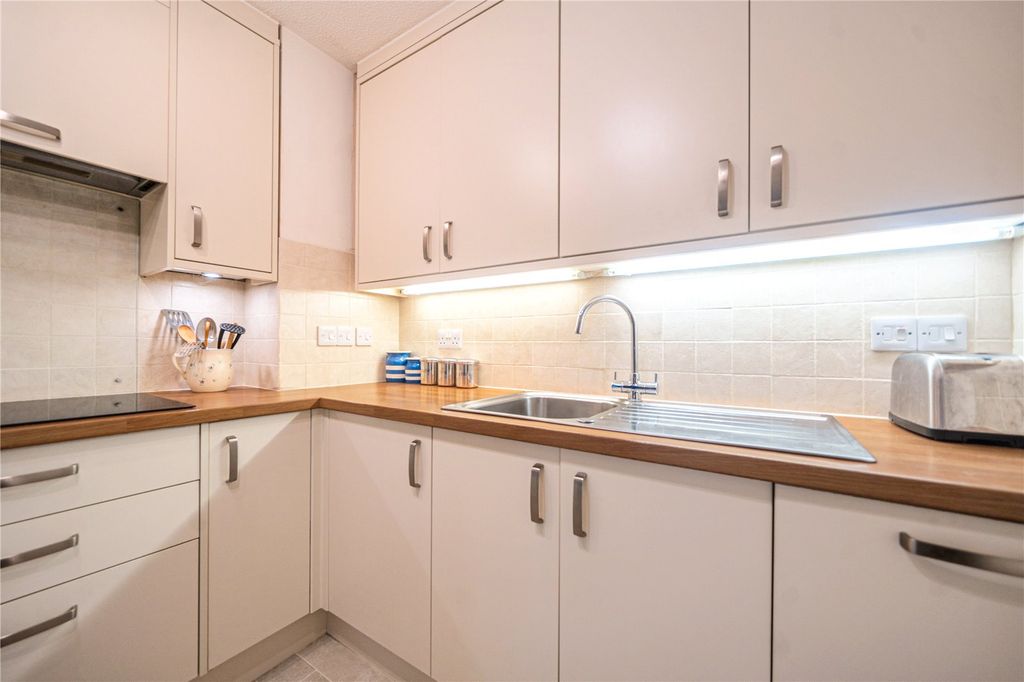 Property photo 2 of 17 Picture No. 04