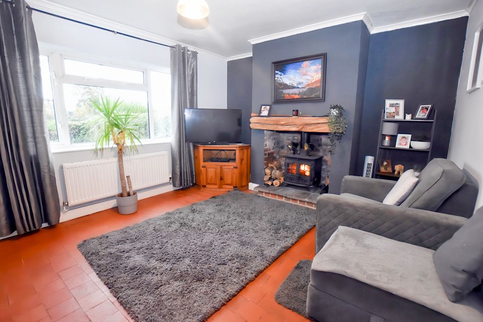 Property photo 2 of 22 Lounge 1