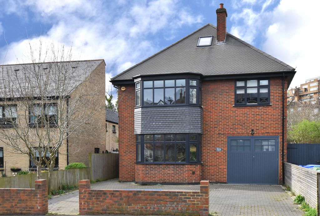 Property photo 2 of 24