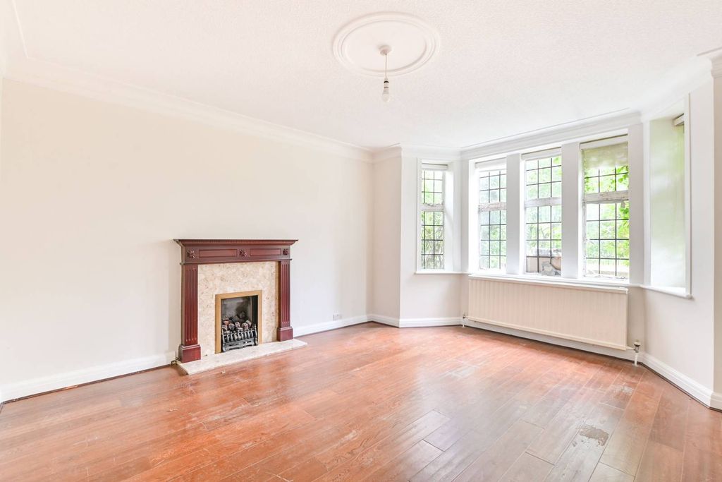 Property photo 1 of 22