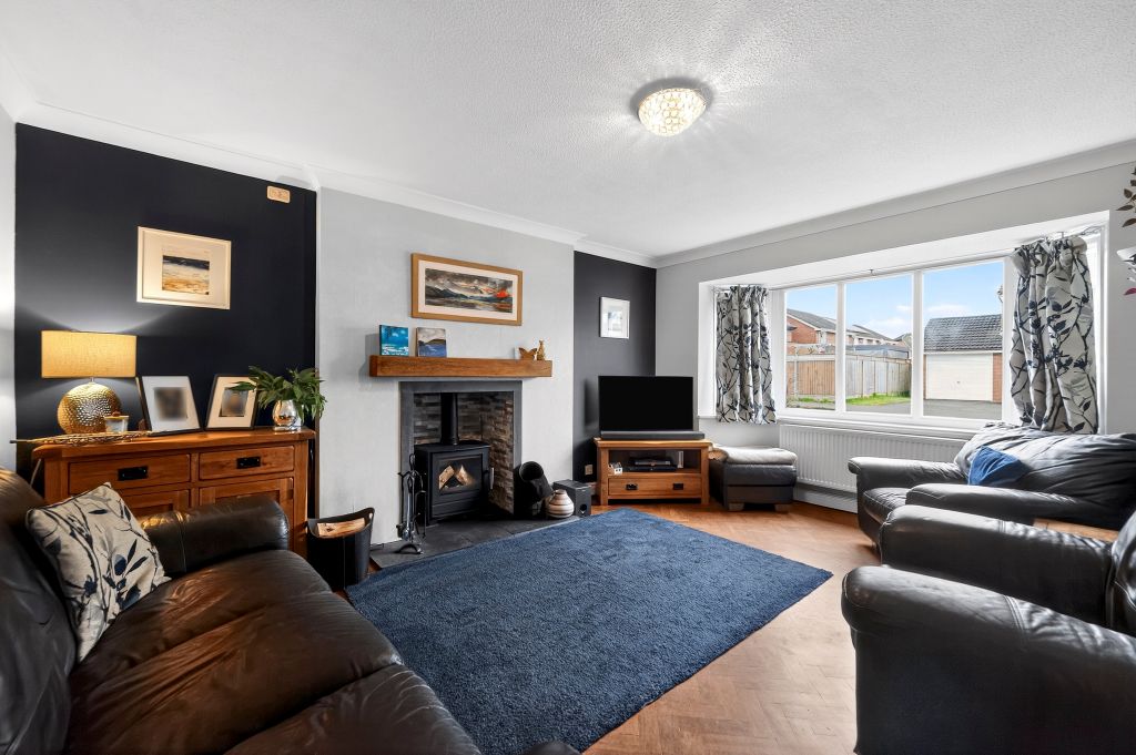 Property photo 3 of 26 Lounge