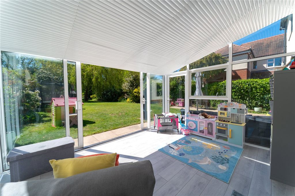 Property photo 3 of 24 Conservatory