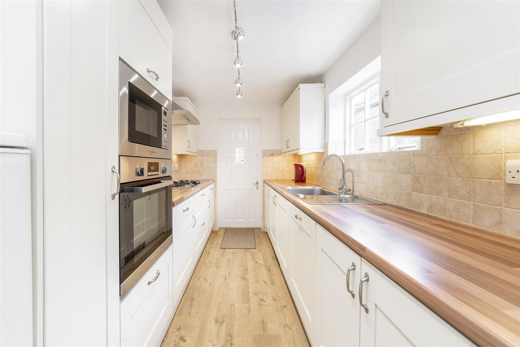 Property photo 3 of 13 Helliwell&amp;Co