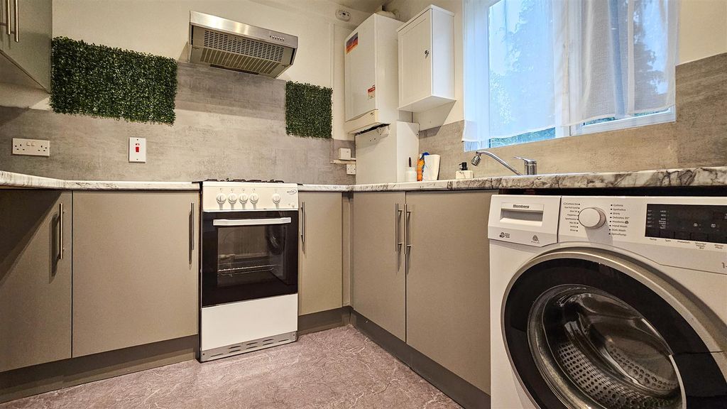 Property photo 2 of 6 20251107_121705-2.Jpg