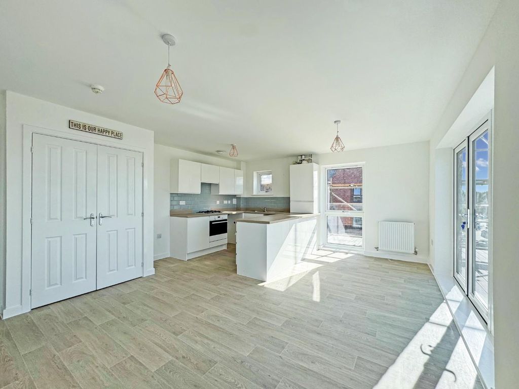 Property photo 3 of 9 3.Jpg