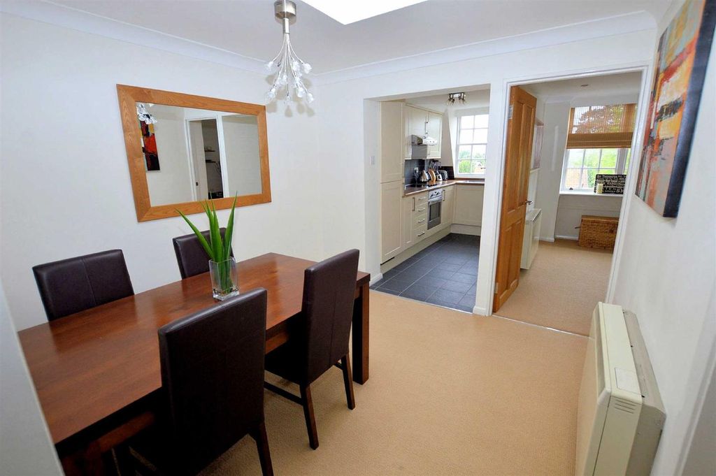 Additional image 6 of 2 bed flat for saleSpriggs Court, Palmers Hill, Epping CM16