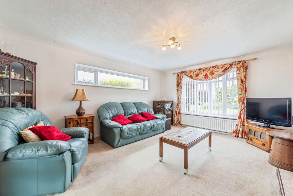 Property photo 3 of 13
