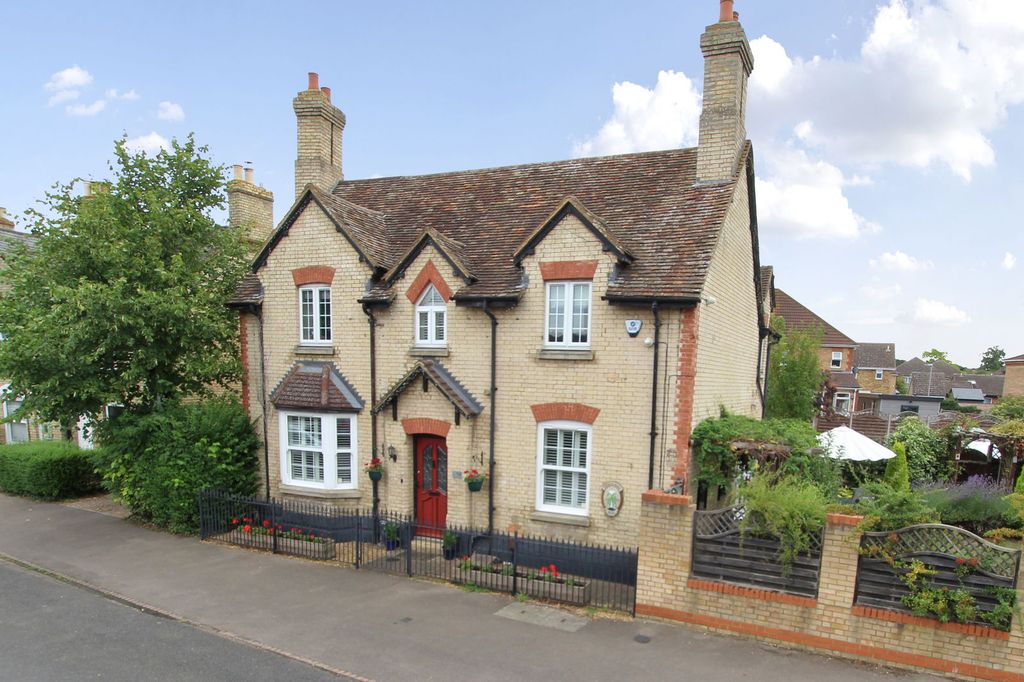 Property photo 1 of 37