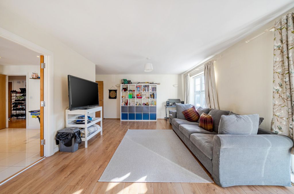 Property photo 3 of 20